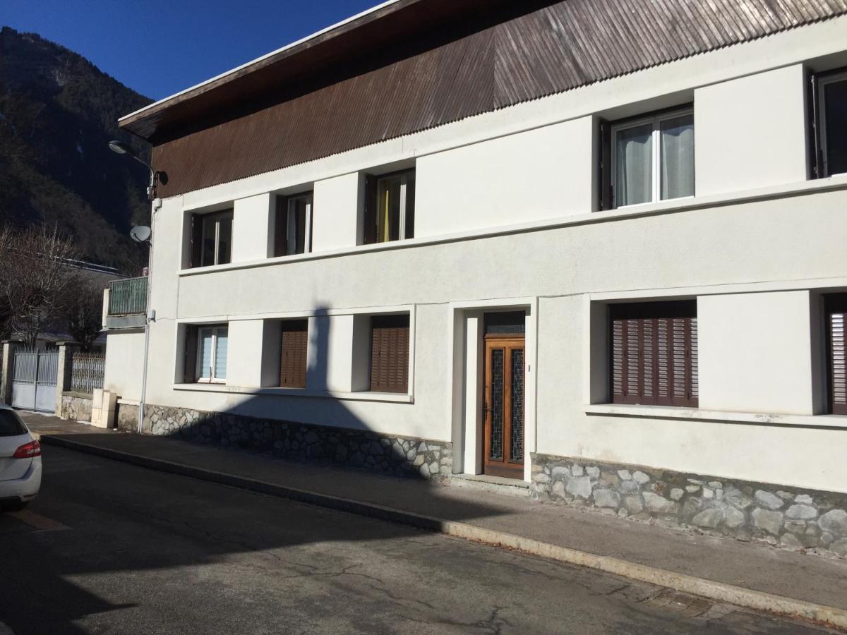 Superbe Appartement A Bourg D'Oisans Avec Terrasse Sud Ле-Бур-д'Уазан Экстерьер фото